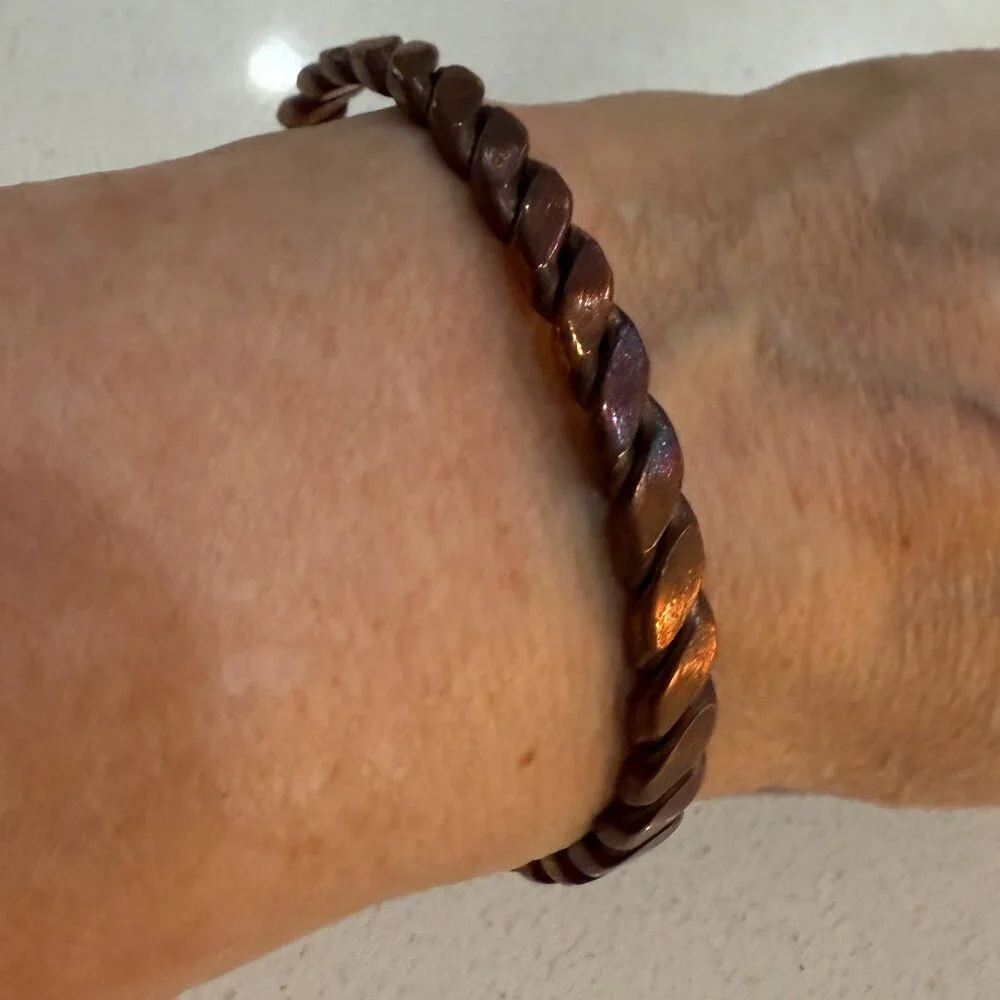 Unisex Metallic Copper Bracelet